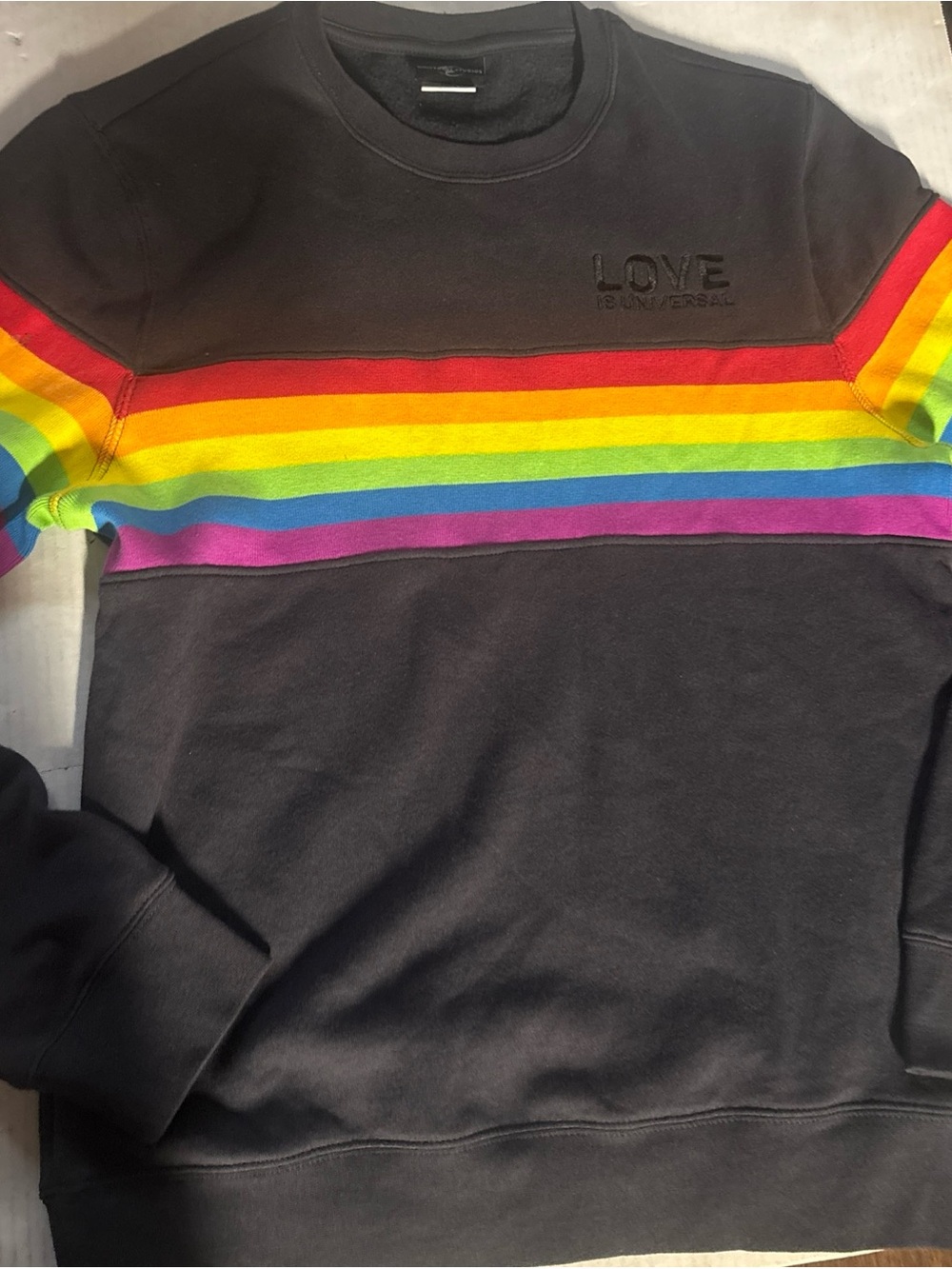 Universal Studios “Love is Universal”Crewneck Sweatshirt Rainbow Small